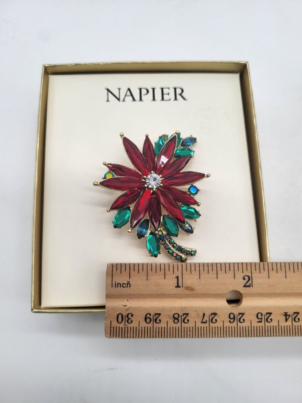 Napier Glass Pointy Poinsetta Christmas Holiday Brooch Pin Gold Tone Rhinestone - Picture 7 of 8